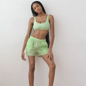 TNA‎ Aritzia Claremont Shorts Size Large NWT